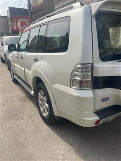 میتسوبیشی پاجیرۆ
